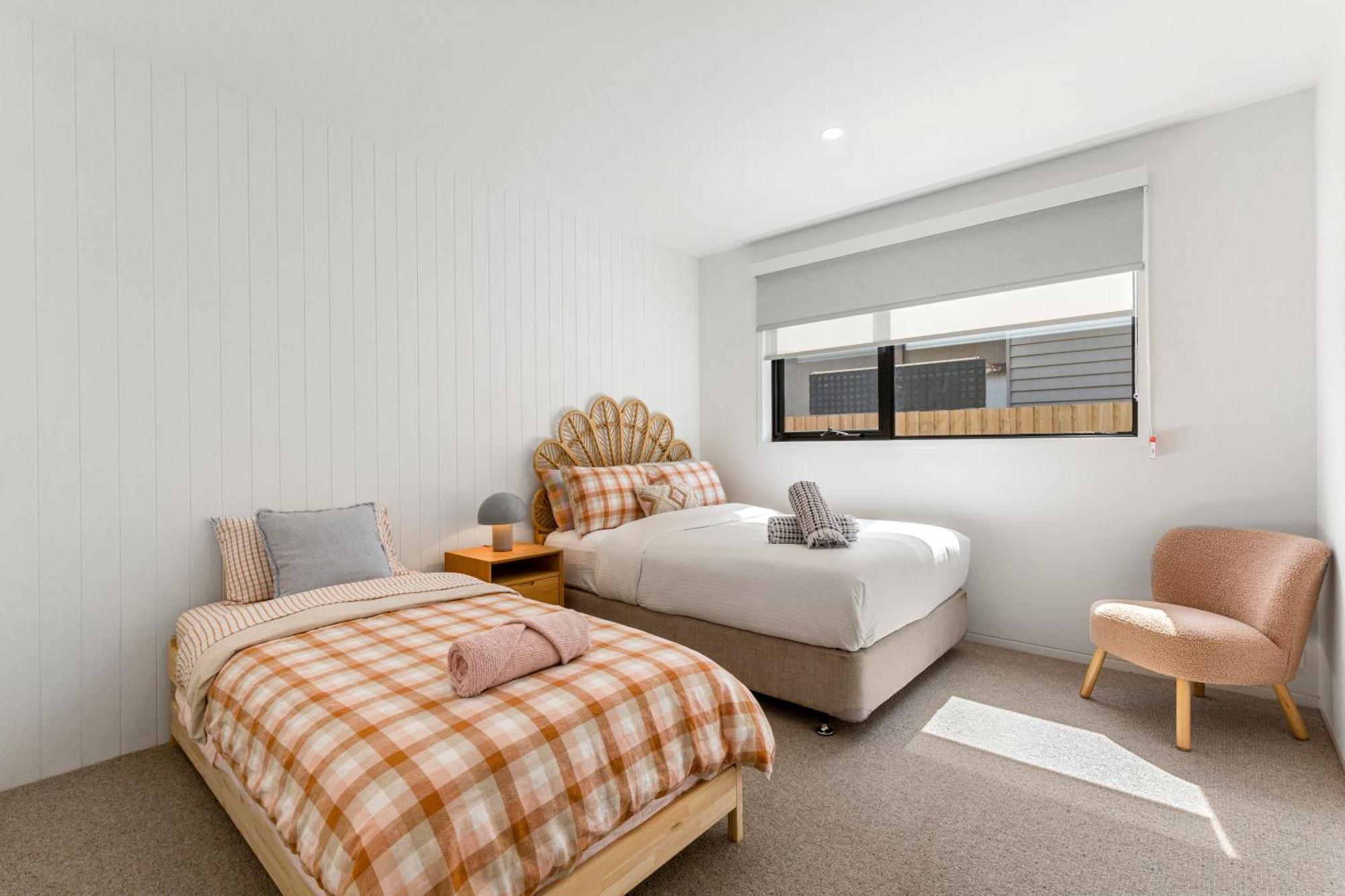 Riverside Luxe- Brand New, 50m To River, 3 Bedroom, Pizza Oven! * Ocean Grove