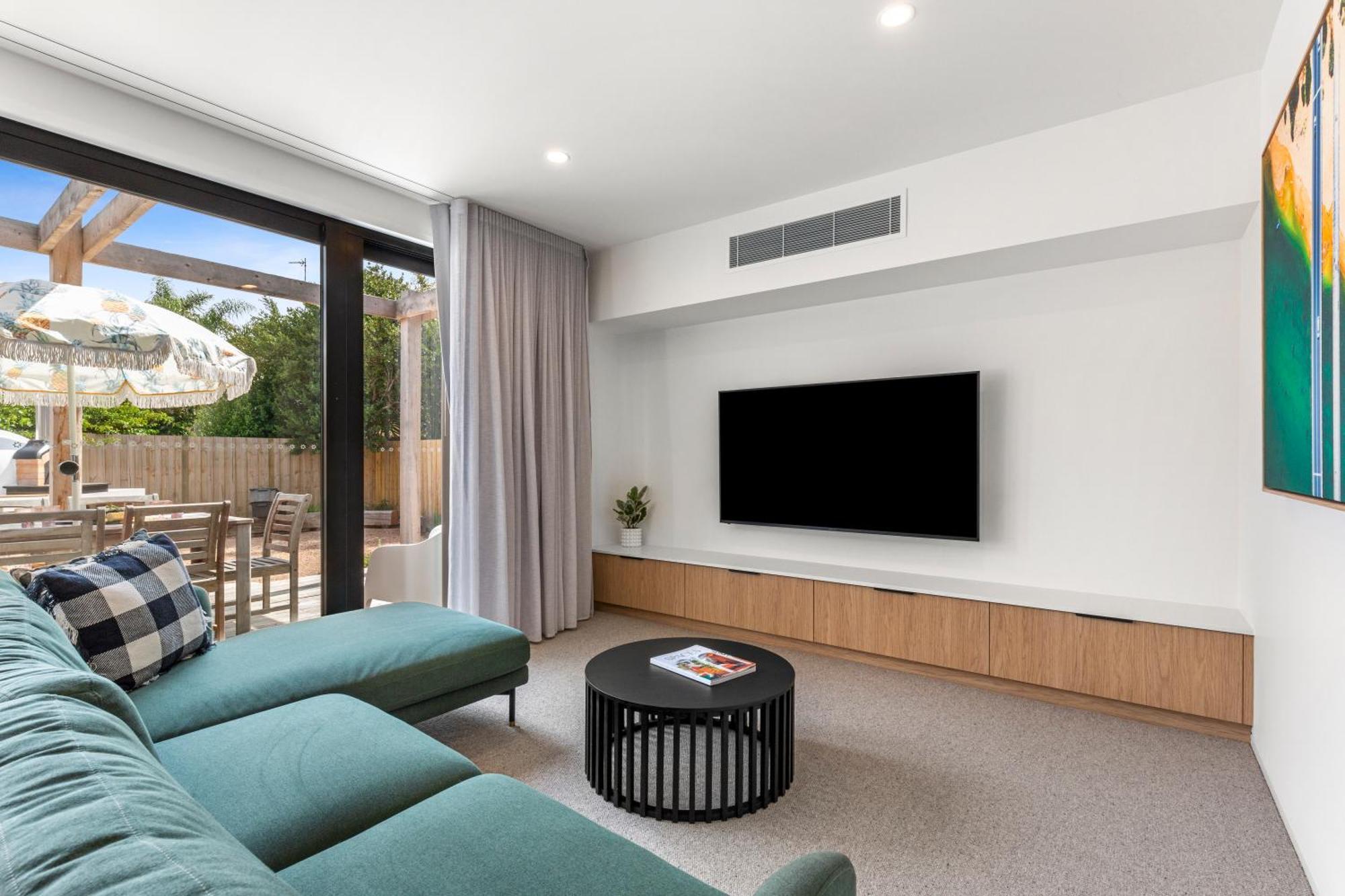 Holiday home Riverside Luxe- Brand New, 50m To River, 3 Bedroom, Pizza Oven! Ocean Grove
